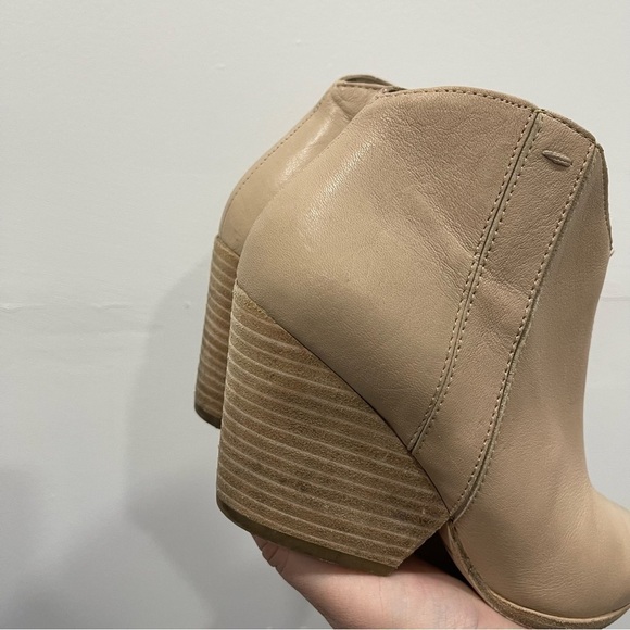 Eileen Fisher Trail Leather Ankle Bootie Size 5 Classic Neutral - Picture 12 of 13